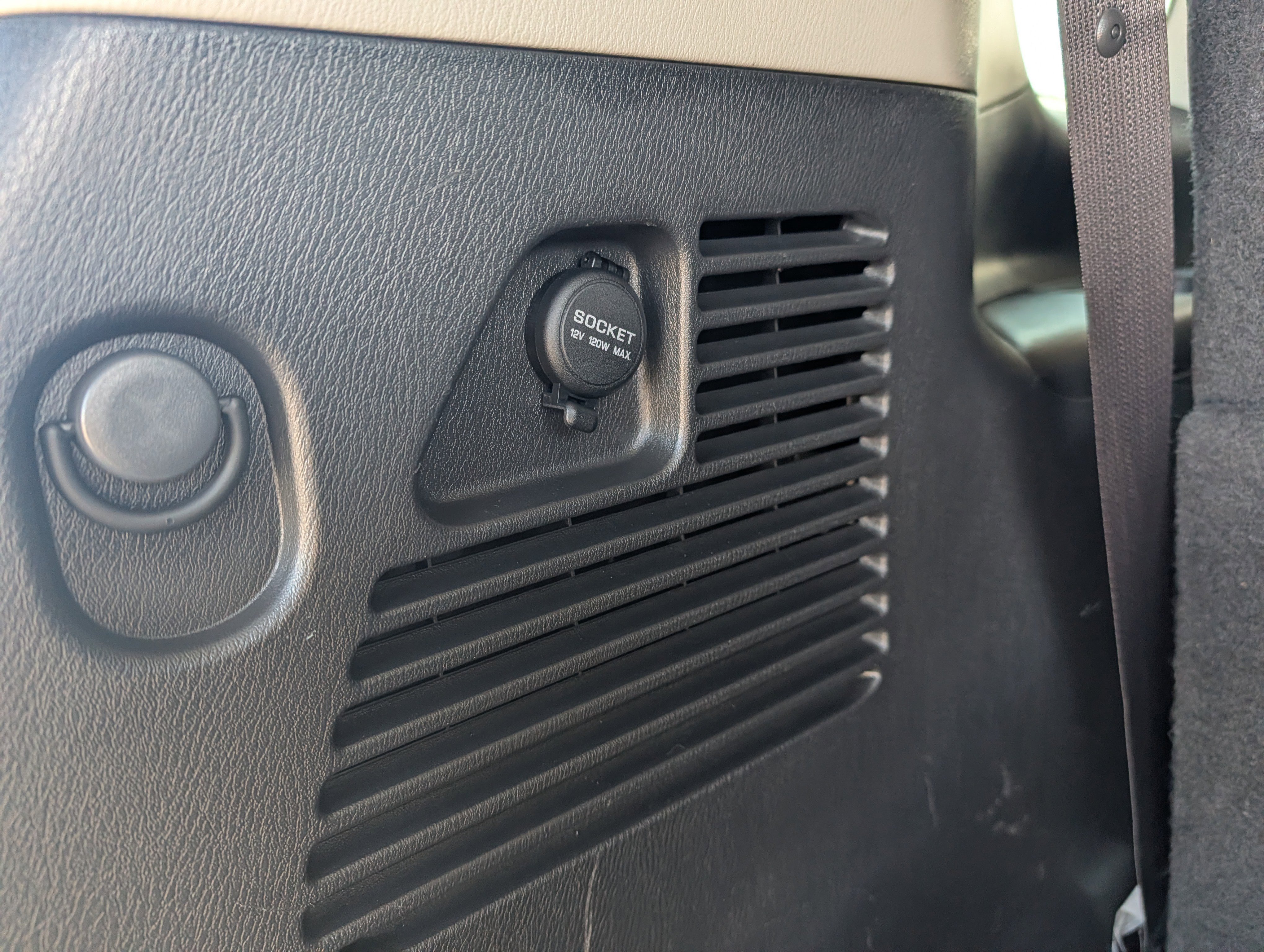 2021 Nissan Armada SV - Photo 19