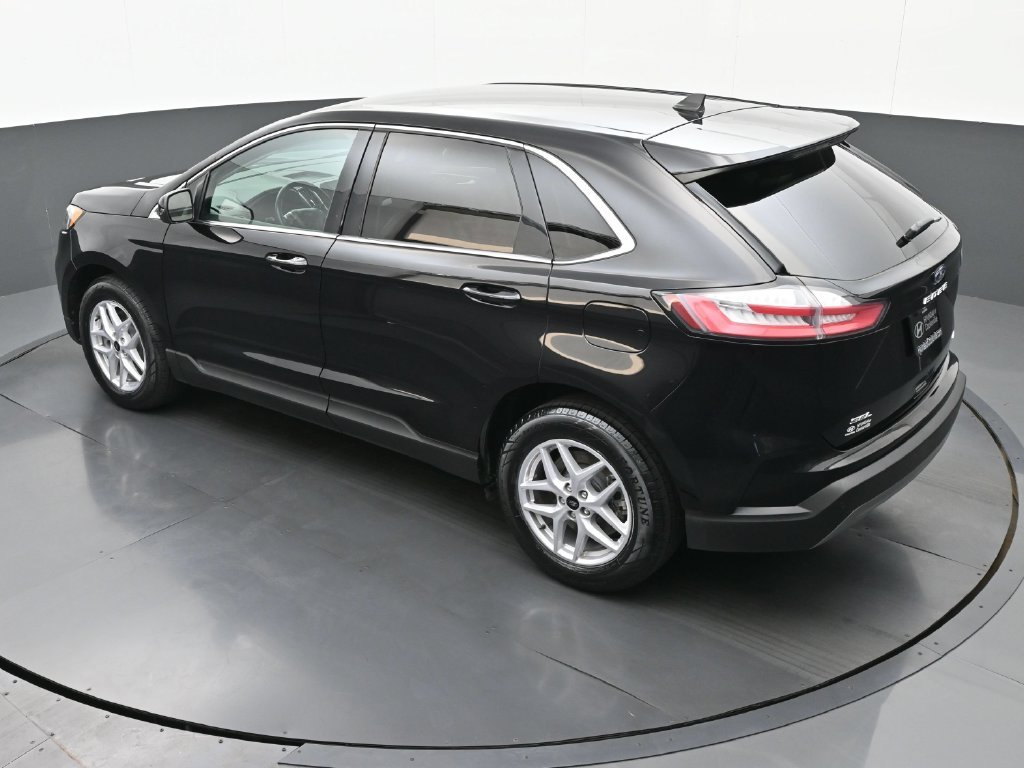 Used 2023 Black Ford SEL image 33