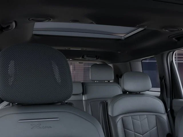 New 2027 White Kia X-Line SX image 27