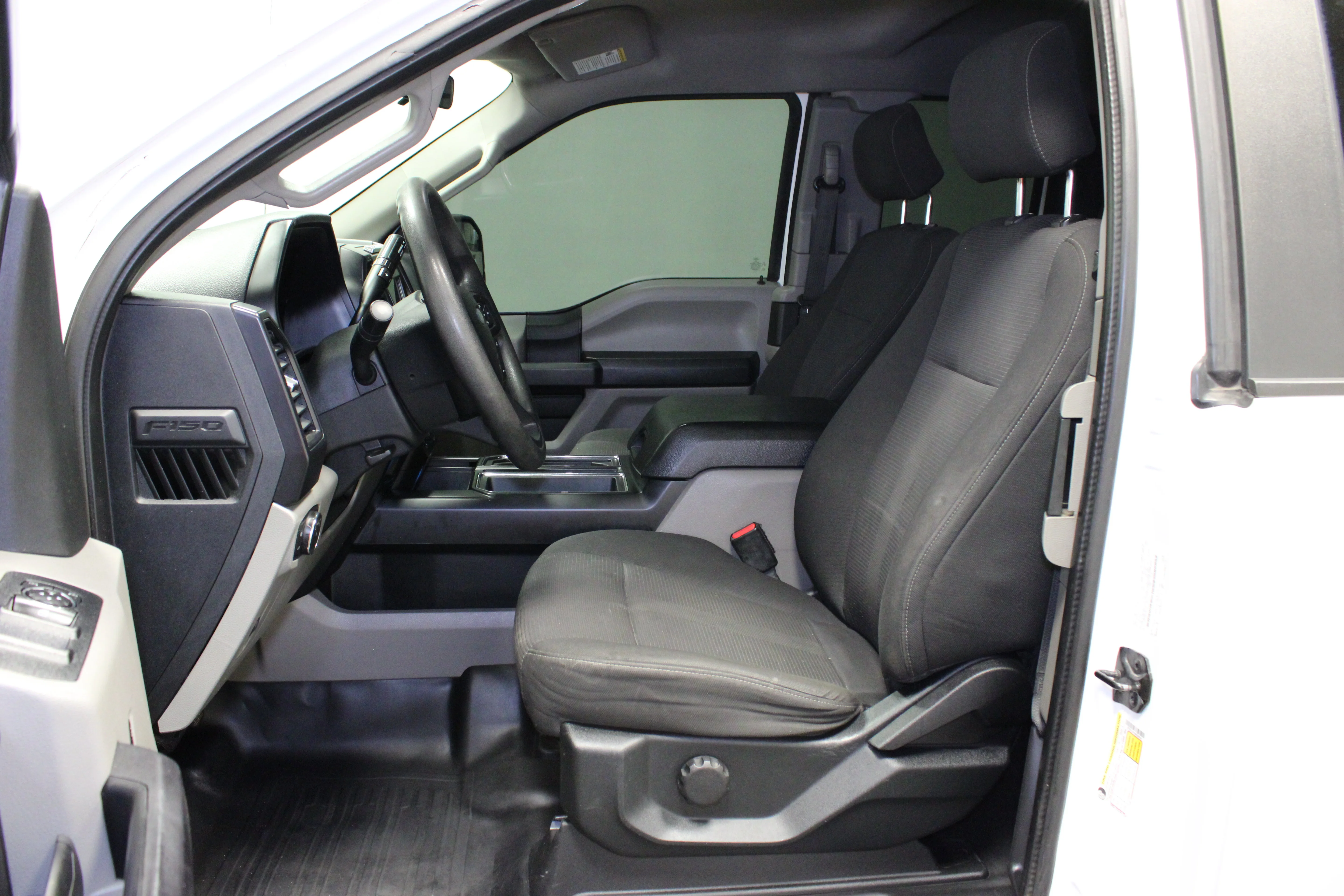 Used 2017 Oxford White Ford XL image 18