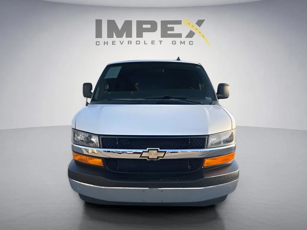 Used 2023 Summit White Chevrolet WT image 8
