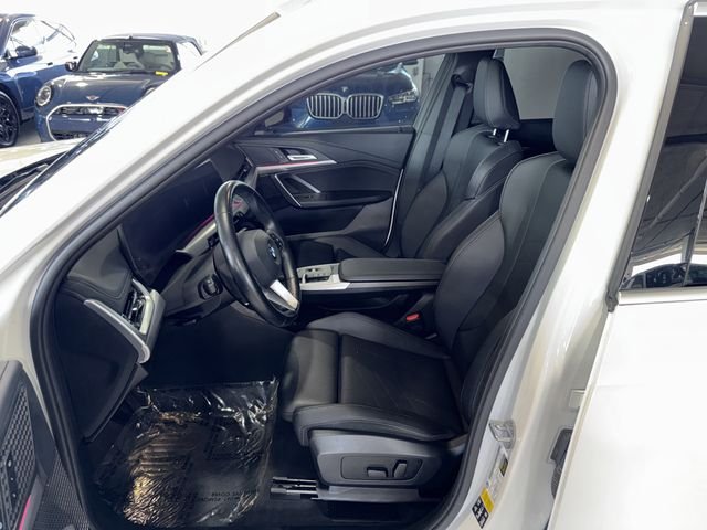 Used 2023 White Metallic BMW xDrive28i image 19