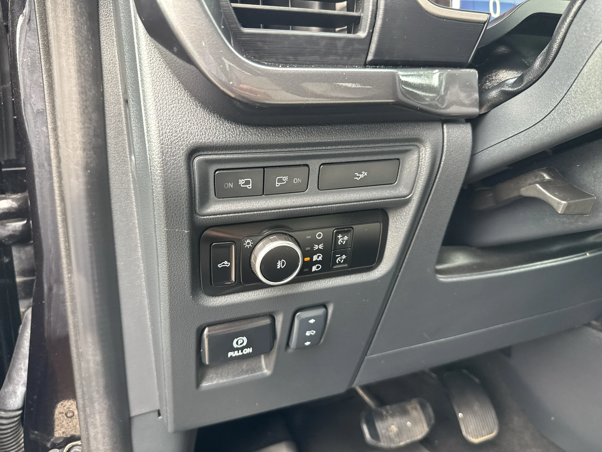 Used 2023 Agate Black Metallic Ford XLT image 13