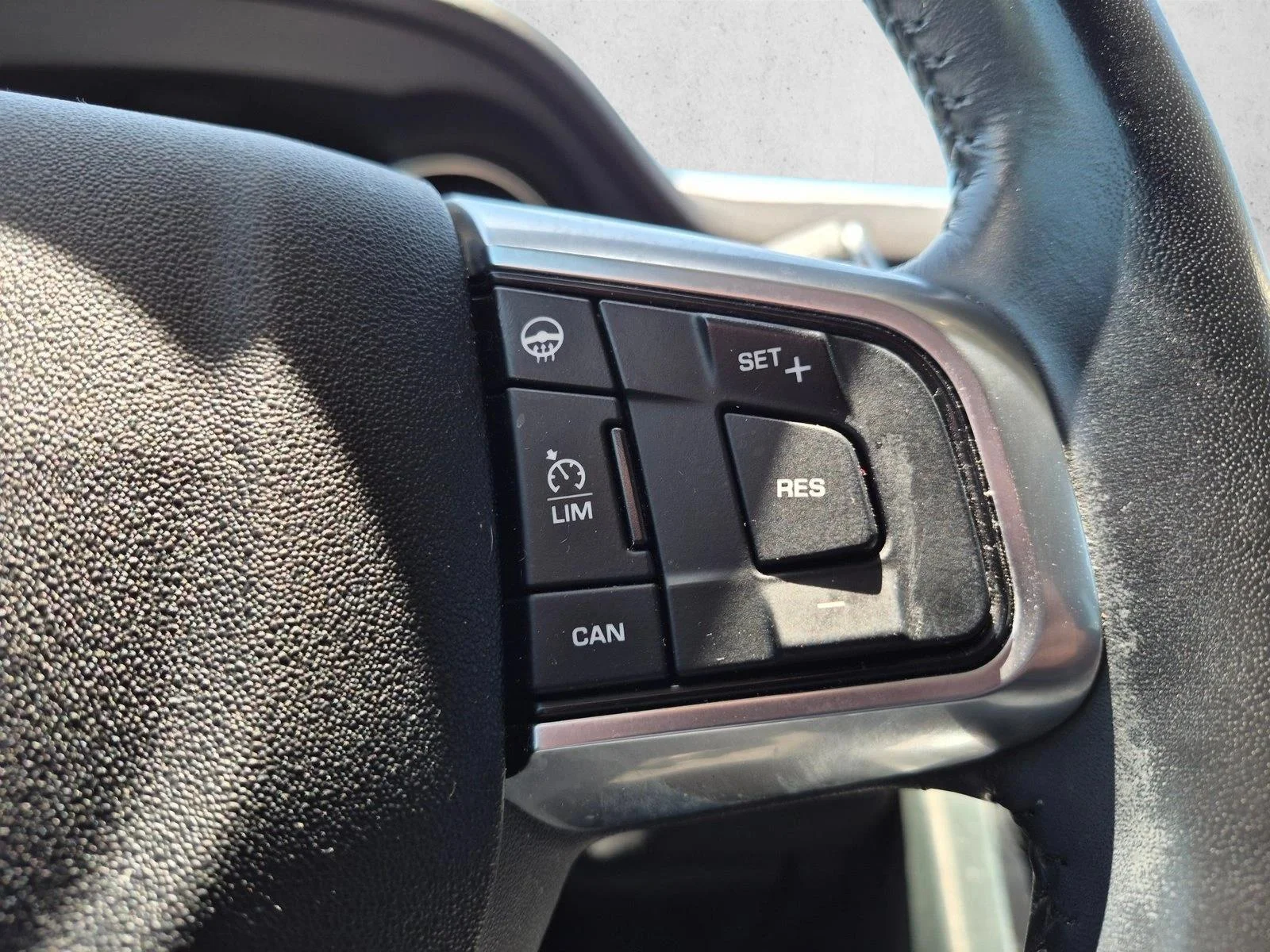 Used 2018 Corris Gray Land Rover SE image 14