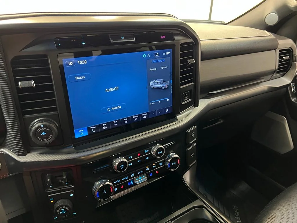 Used 2025 White Ford Lariat image 23