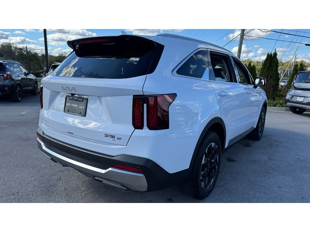 2026 Kia Sorento S photo 2