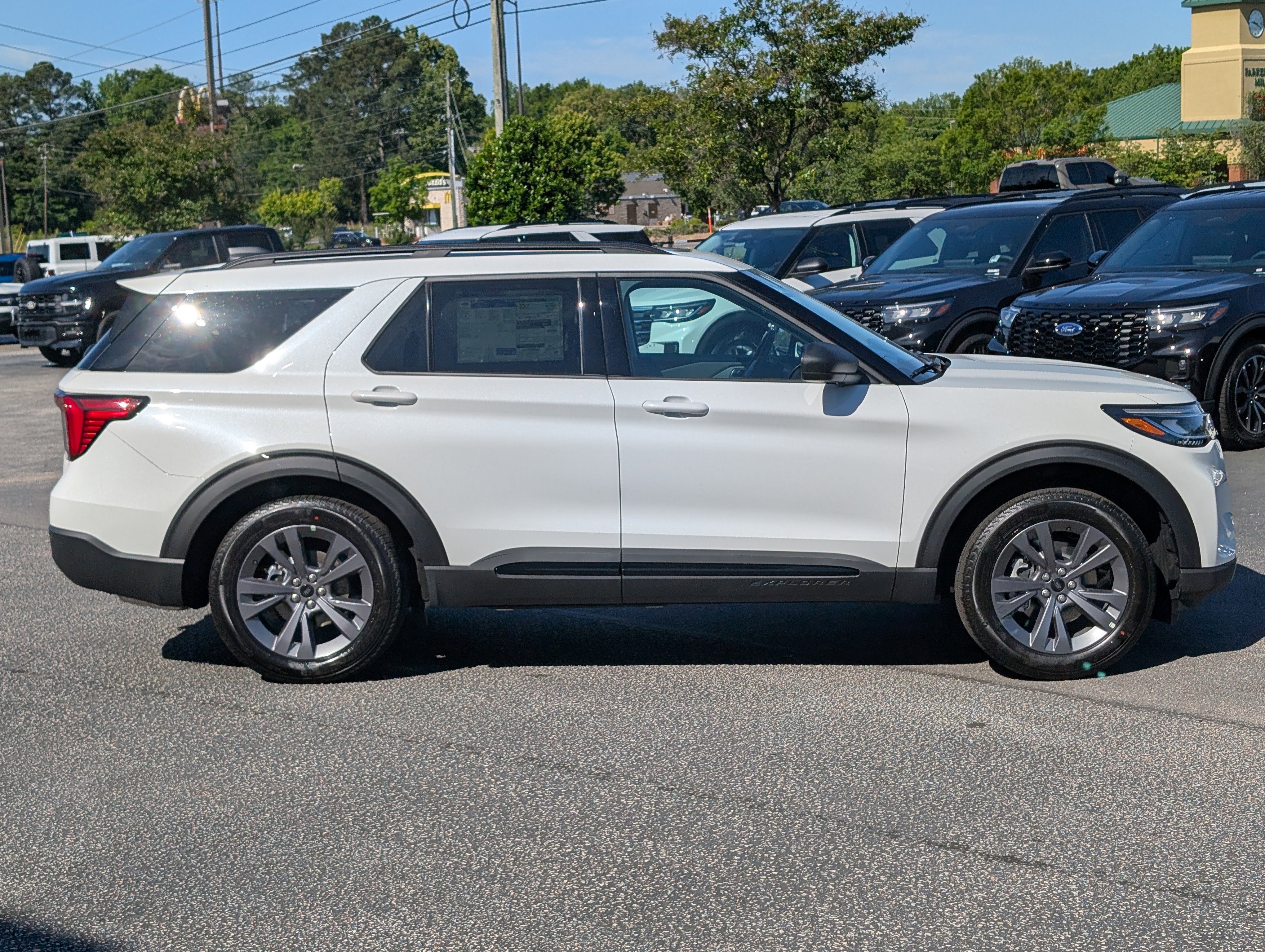 New 2026 Star White Metallic Tri-Coat FORD Active image 8