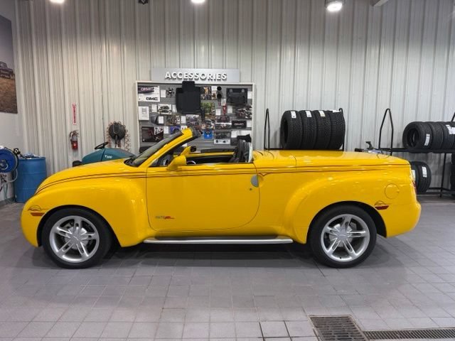 Used 2004 Slingshot Yellow Chevrolet LS image 2