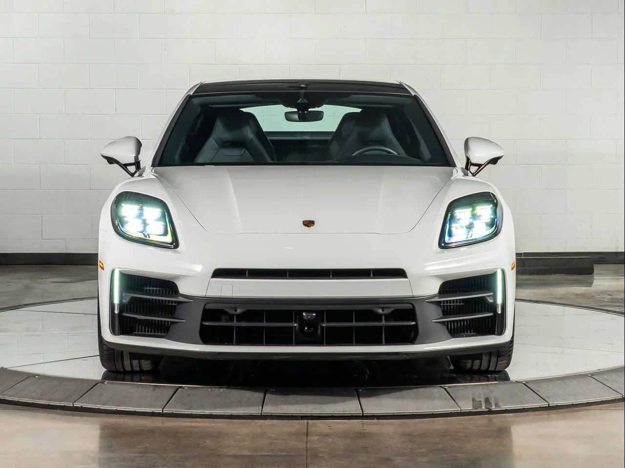 Used 2025 White Porsche  image 6