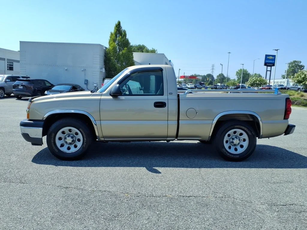 Used 2005 Beige Chevrolet Work Truck image 21