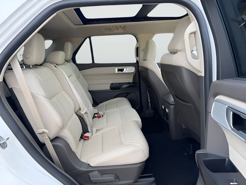Used 2020 White Ford Platinum image 27