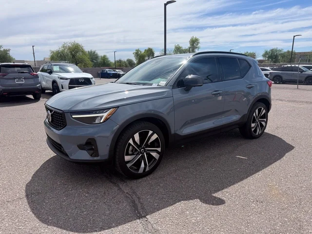 2023 Volvo XC40 Ultimate