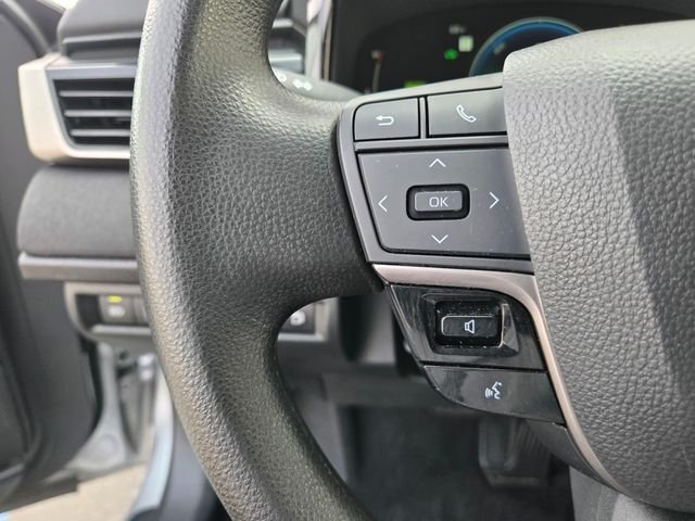 Used 2025 Silver Toyota LE image 19