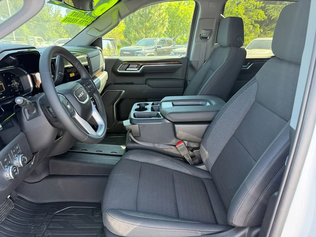 New 2026 Summit White GMC SLE image 15