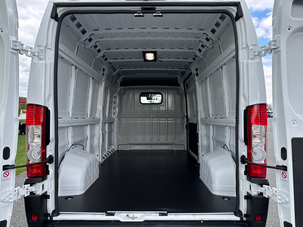 New 2026 Bright White Clear-Coat Exterior Paint RAM Tradesman image 11