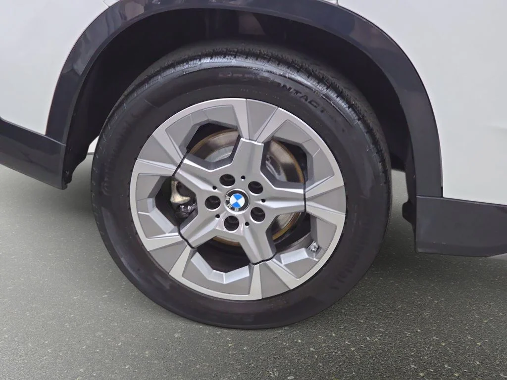 Used 2025 Alpine White BMW xDrive28i image 34
