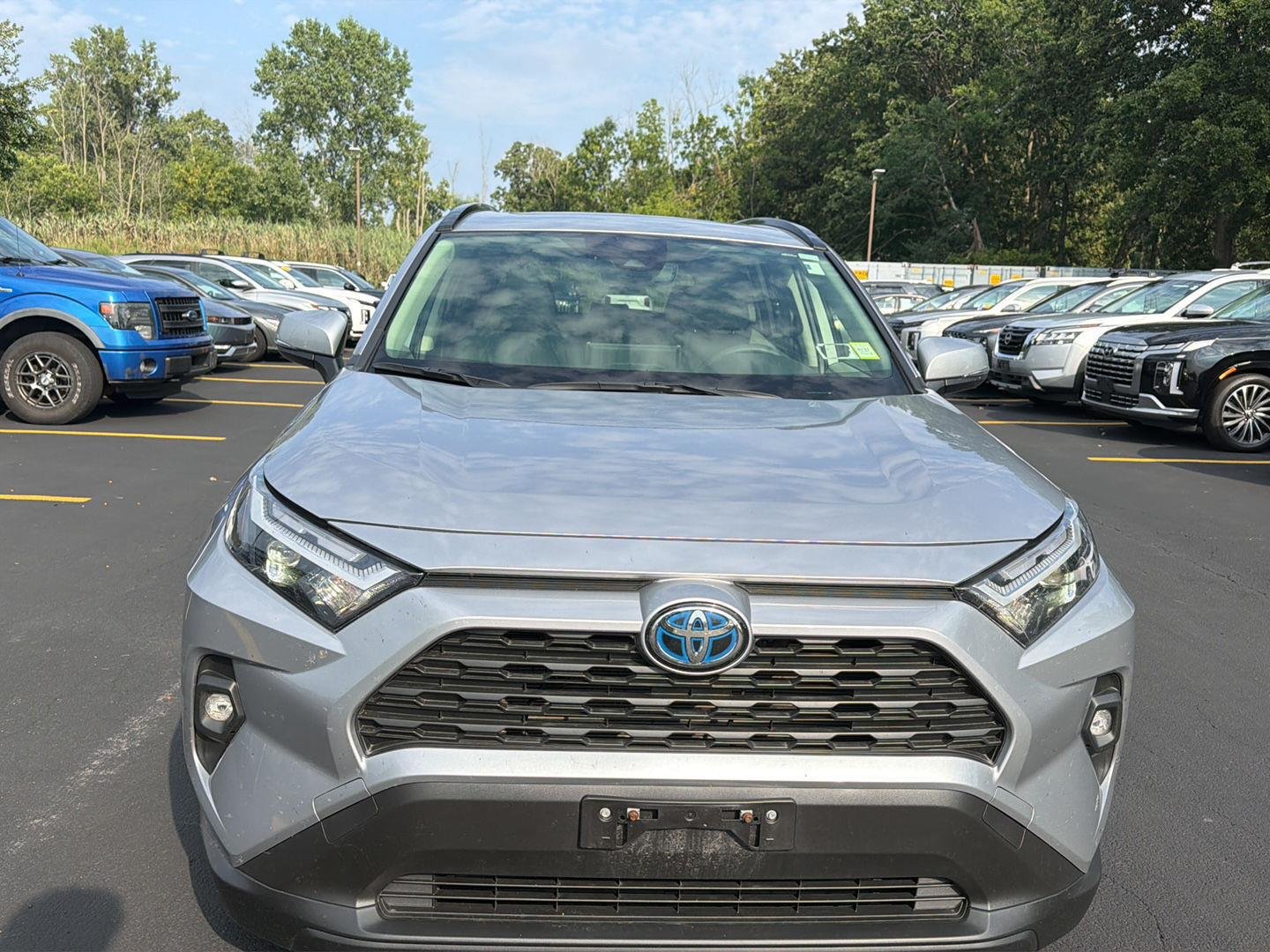 Used 2024 Silver Sky Metallic Toyota XLE Premium image 2