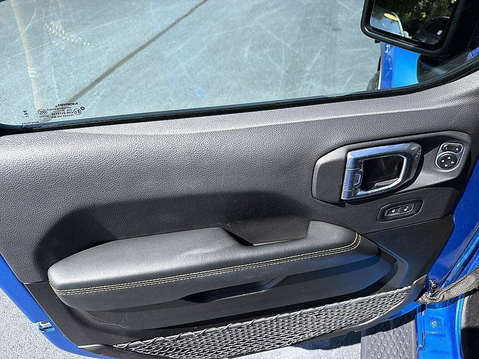 Used 2024 Hydro Blue Pearlcoat Jeep Sahara image 10