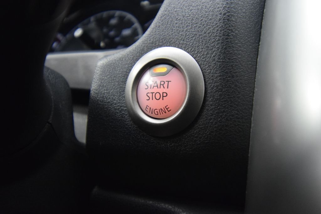 Used 2015 Black Nissan SL image 25