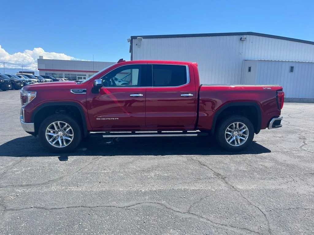 Used 2020 Quartz GMC SLT image 3