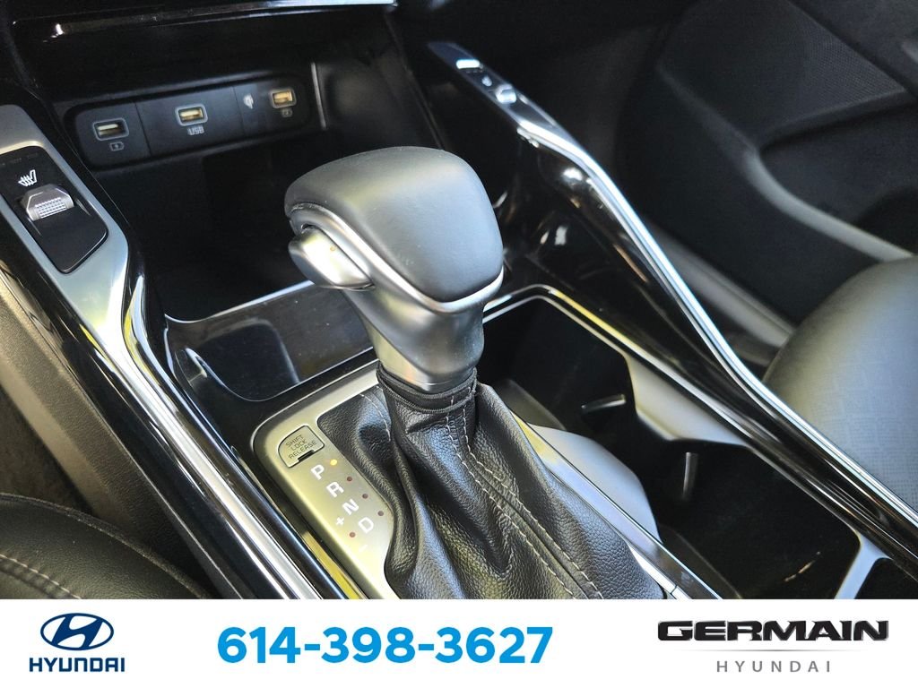 Used 2022 White Kia SX image 26