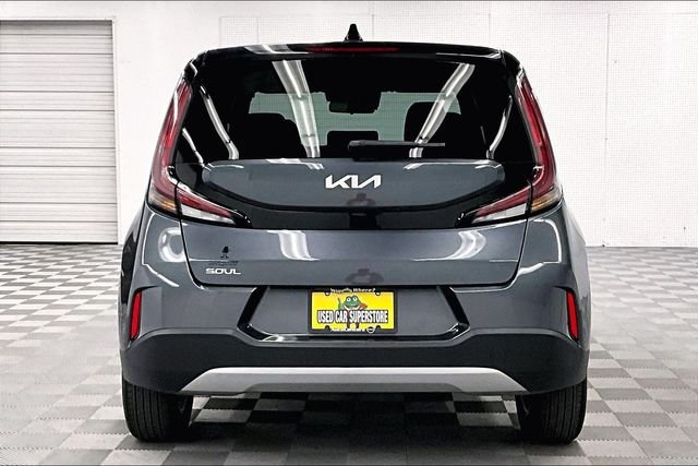 Used 2025 Gravity Gray Kia LX image 5