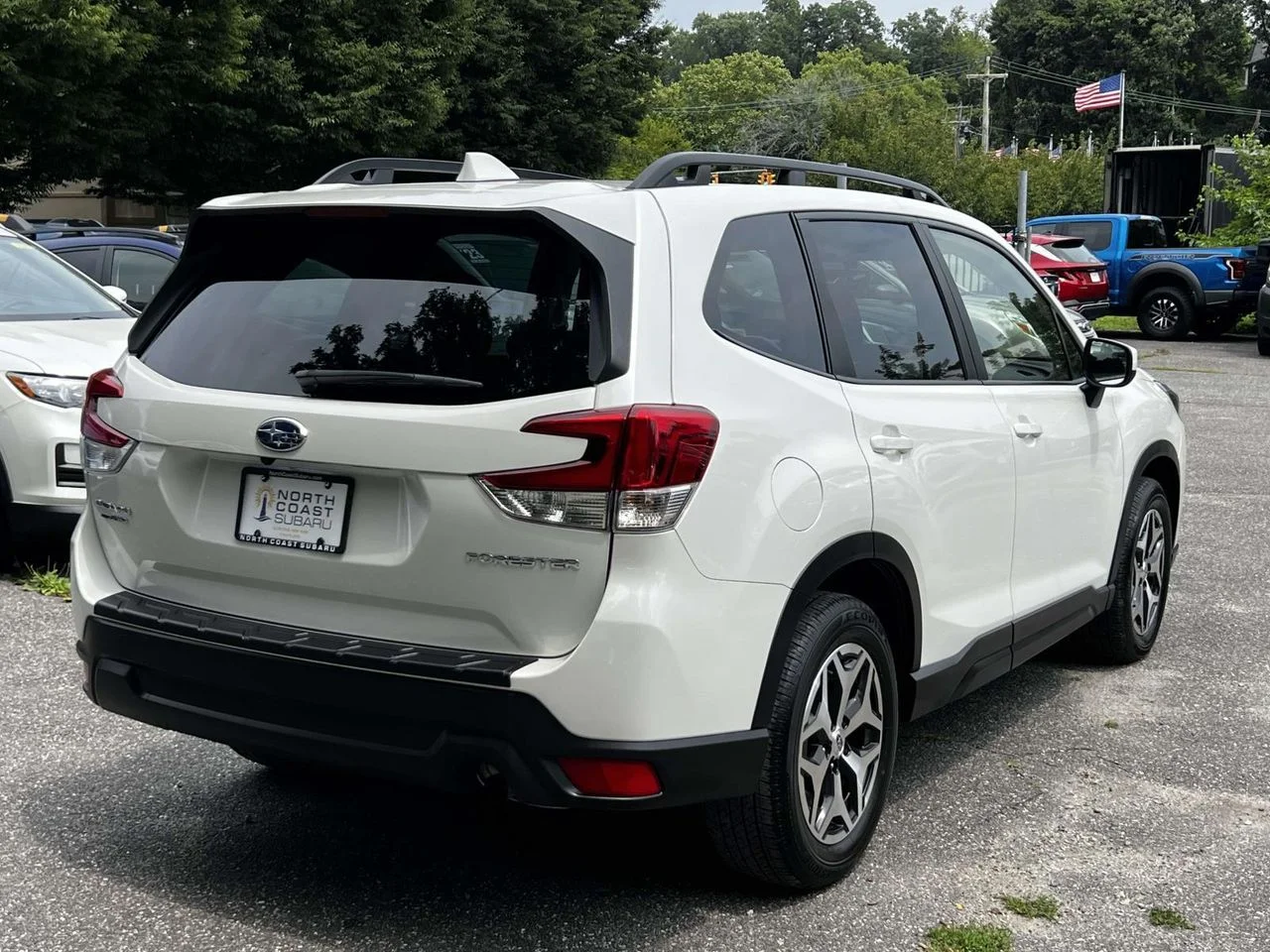 Used 2023 Crystal White Pearl Subaru Premium image 7