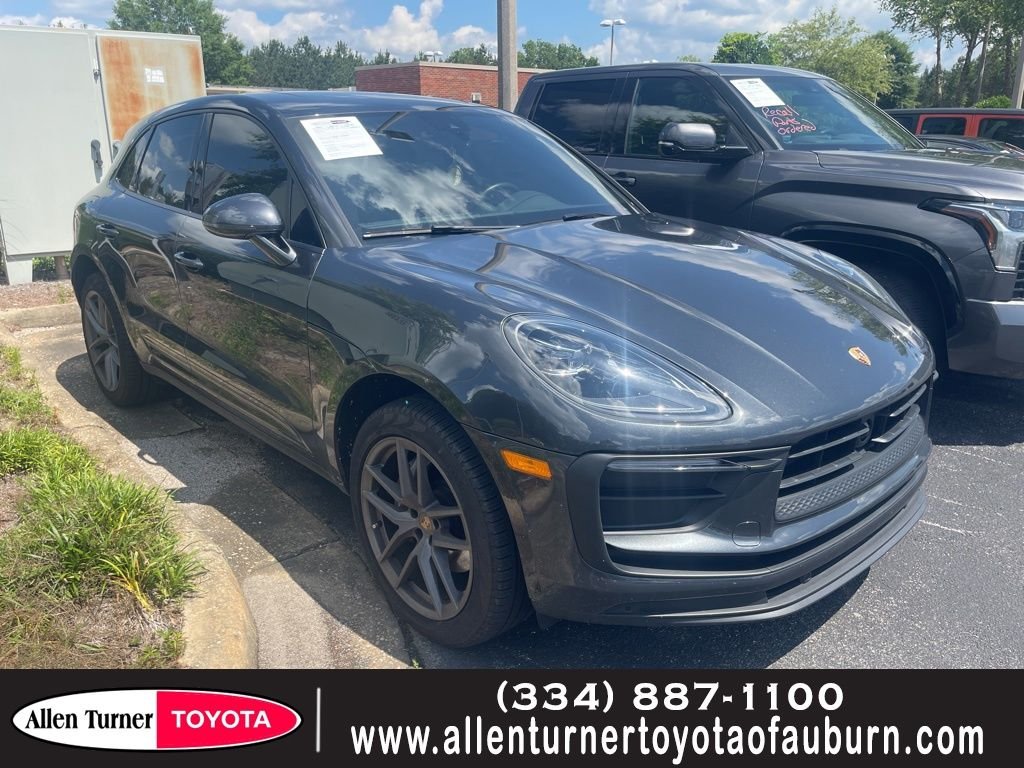 2024 Porsche Macan -'s photo
