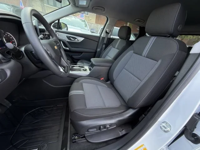 New 2026 Summit White Chevrolet 2LT image 18