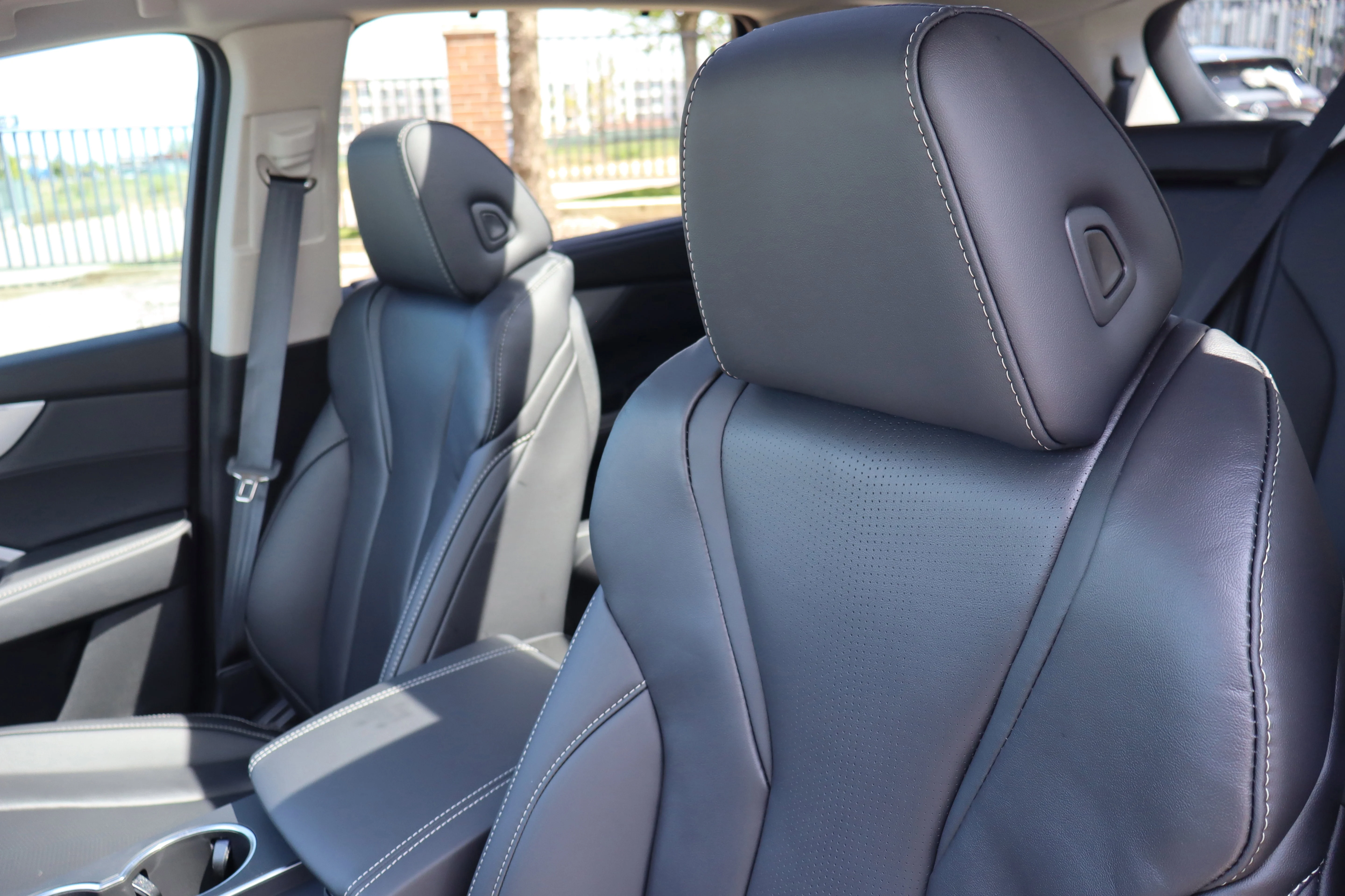 New 2026 Liquid Carbon Metallic Acura w/Technology Package image 21