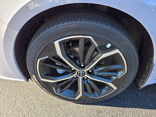 Used 2025 Gray Nissan SR image 26