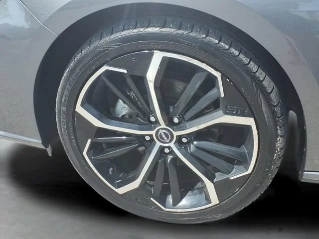 Used 2024  Nissan 2.5 SR image 18