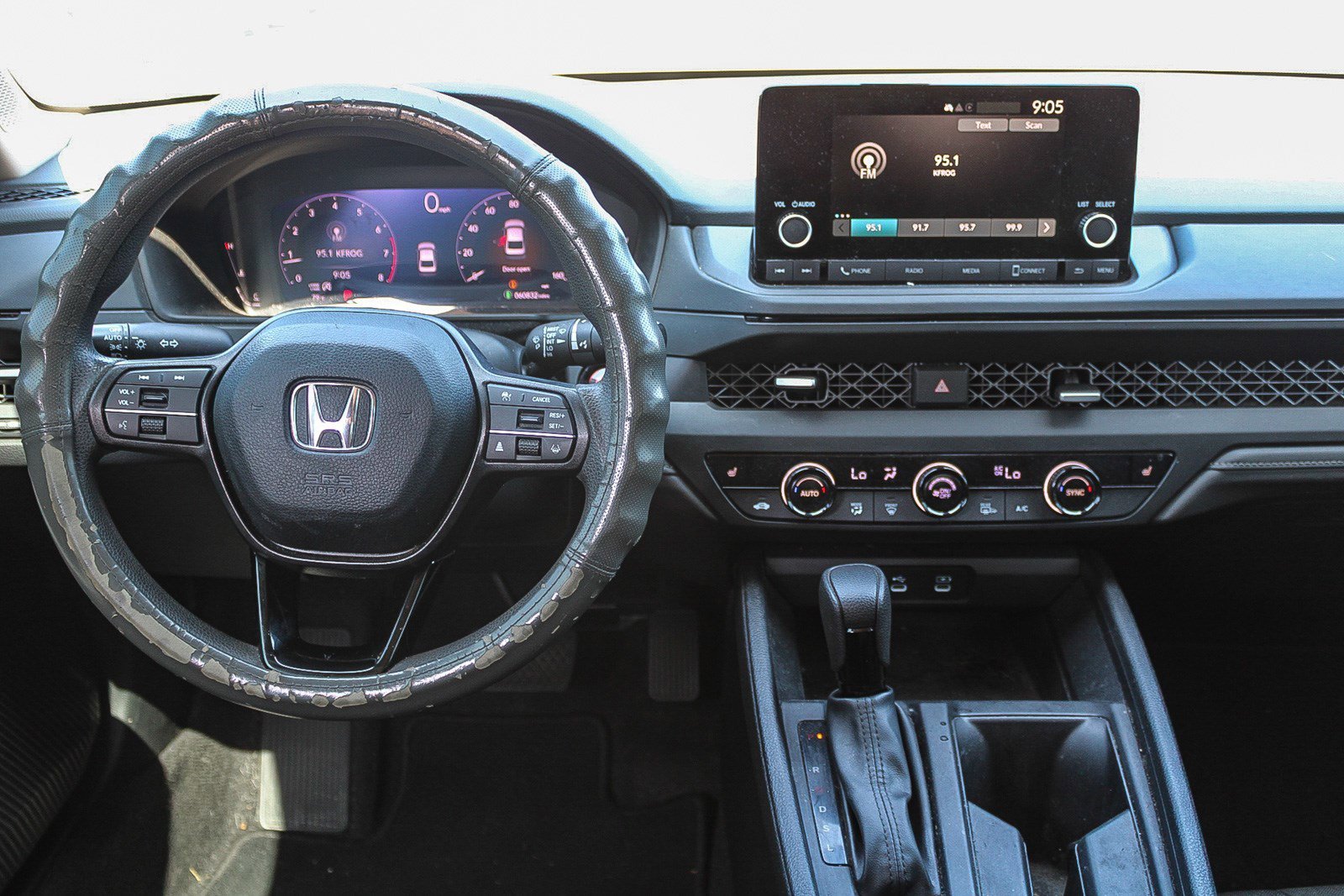 Certified Used 2024 Platinum White Pearl Honda EX image 13