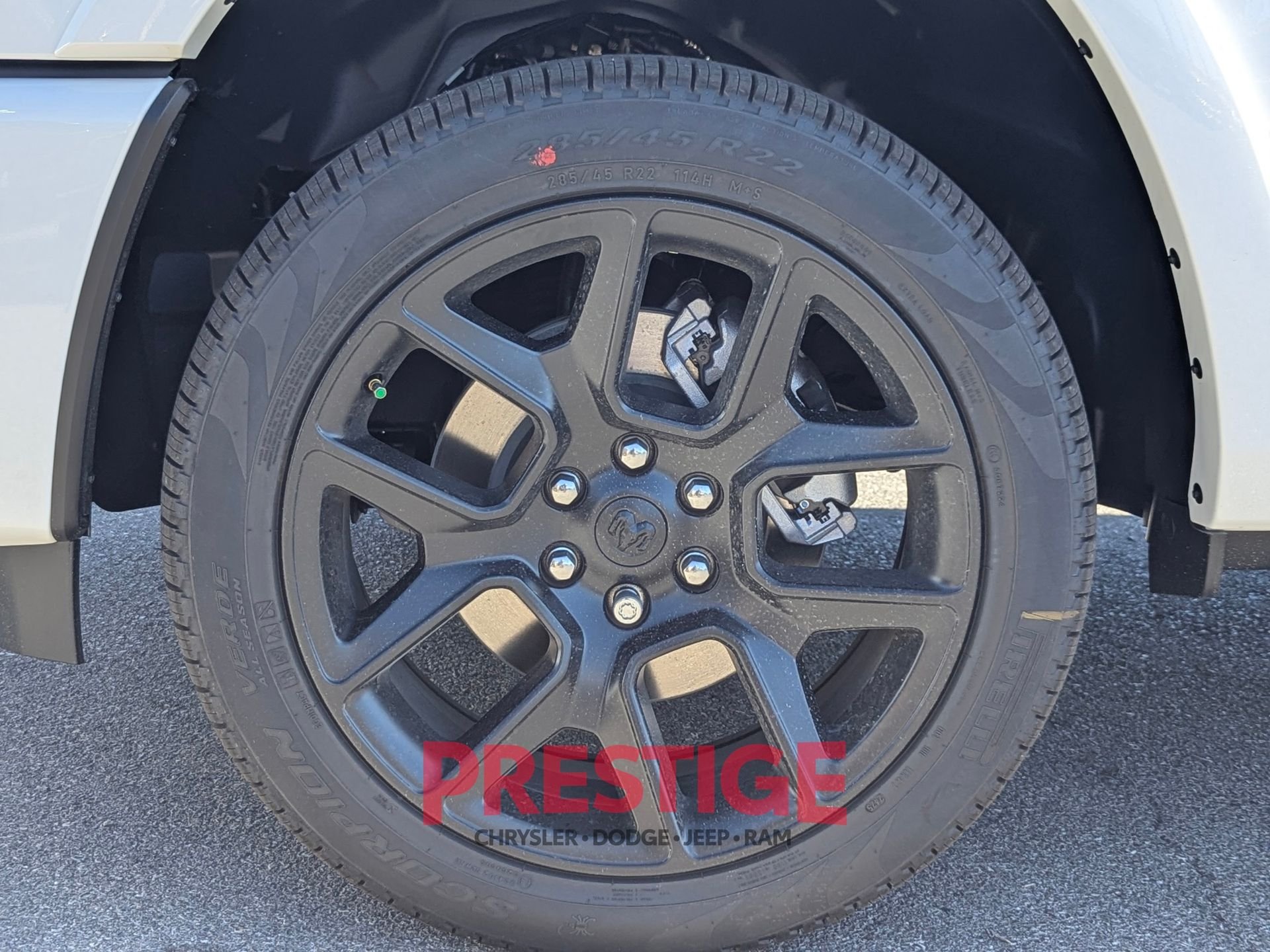 New 2026 Bright White Clear-Coat Exterior Paint RAM Laramie image 32