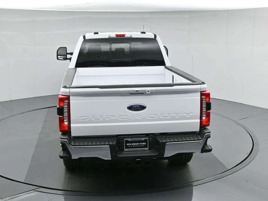 New 2026 Oxford White Ford Lariat image 43