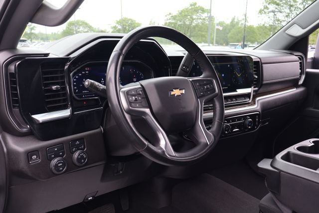 Used 2024  Chevrolet LT image 15