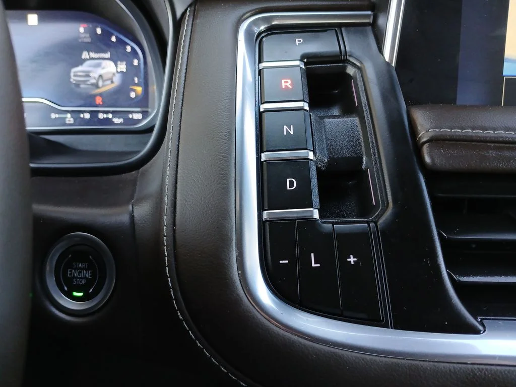 Used 2024 White Chevrolet Z71 image 16