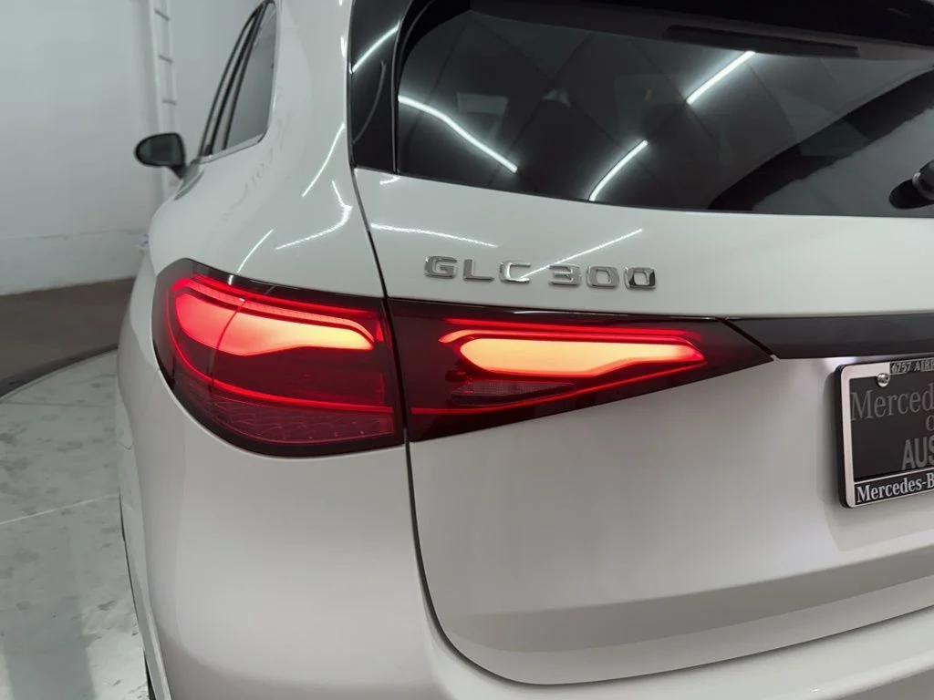 Used 2026 White Mercedes-Benz GLC 300 image 27