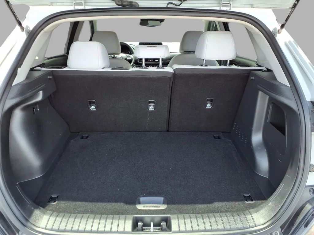 Used 2023 Silver Hyundai SEL image 27