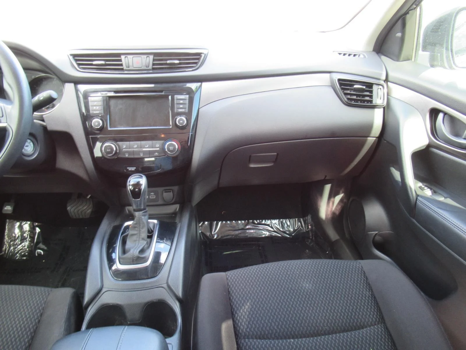 Used 2020 Caspian Blue Nissan S image 14