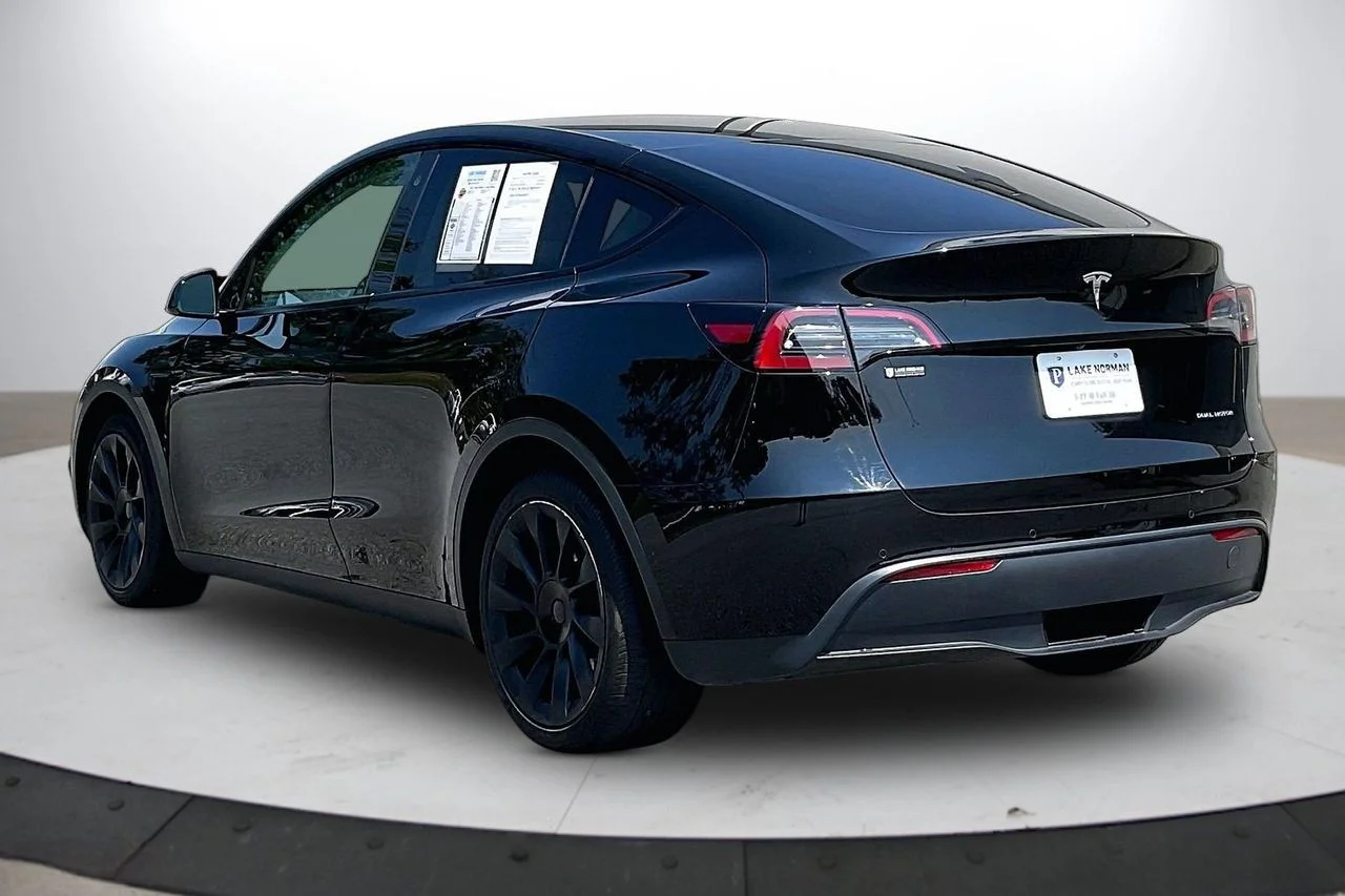 Used 2022  Tesla Long Range image 7