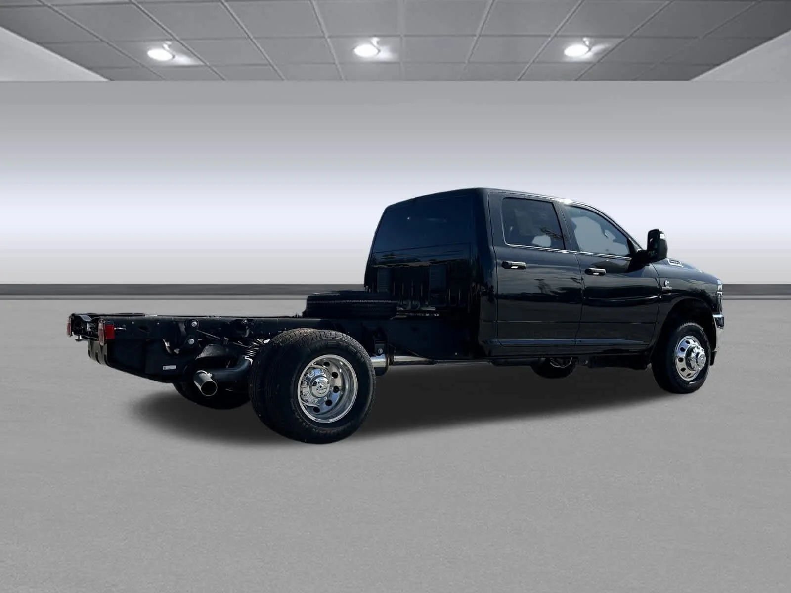 2026 RAM 3500 Chassis Tradesman - Photo 7