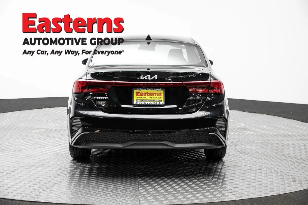 Used 2024 Black Kia LXS image 6