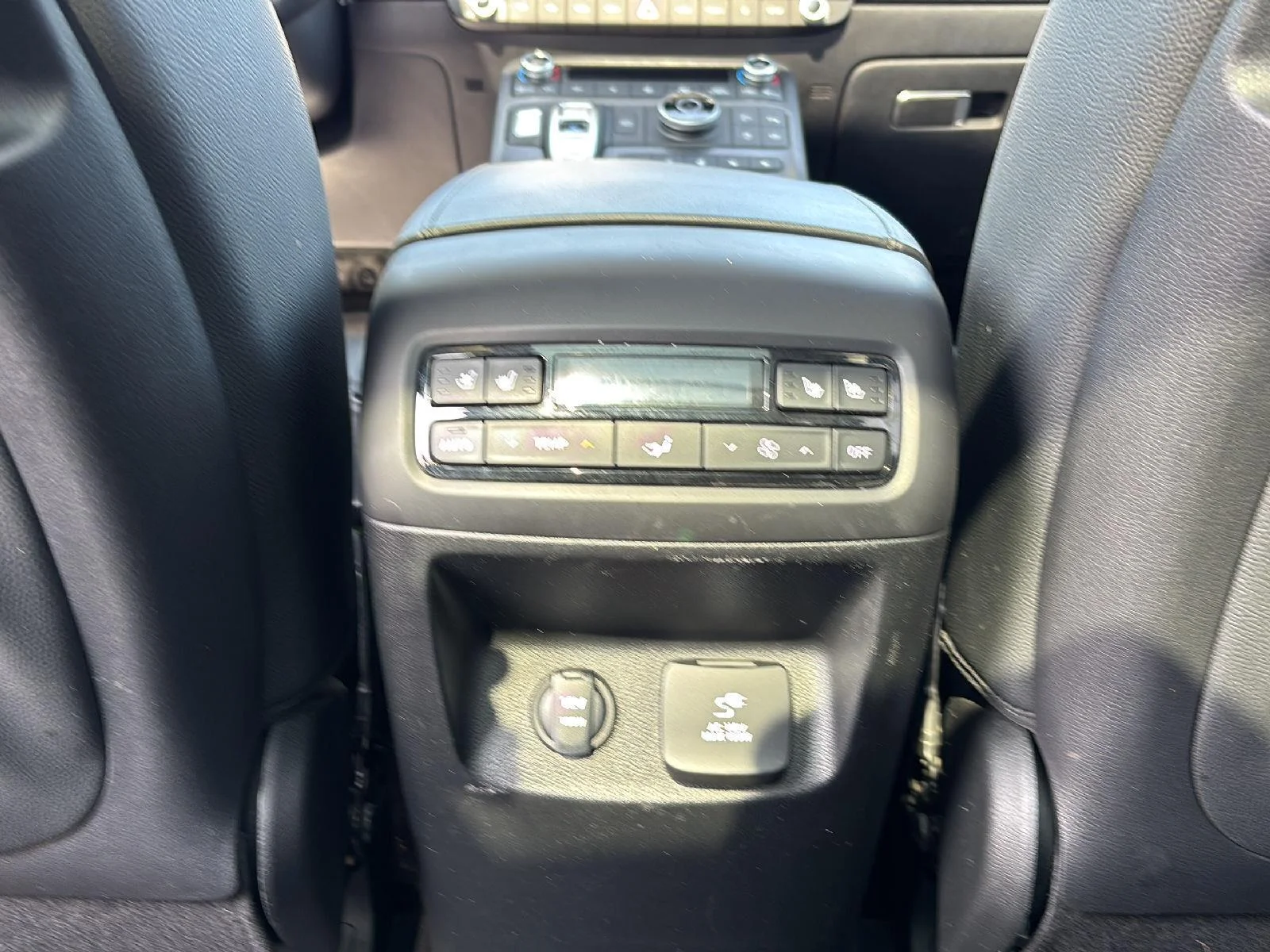 Used 2023  Hyundai Limited image 24