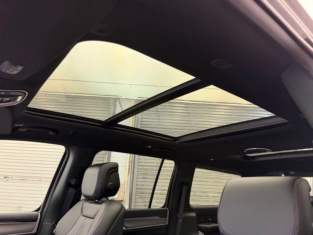 New 2026 High Gloss Black Exterior Paint Jeep Upland image 16