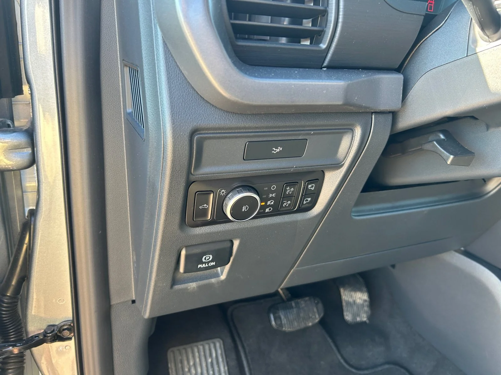 New 2026 Iconic Silver Metallic Ford XLT image 16