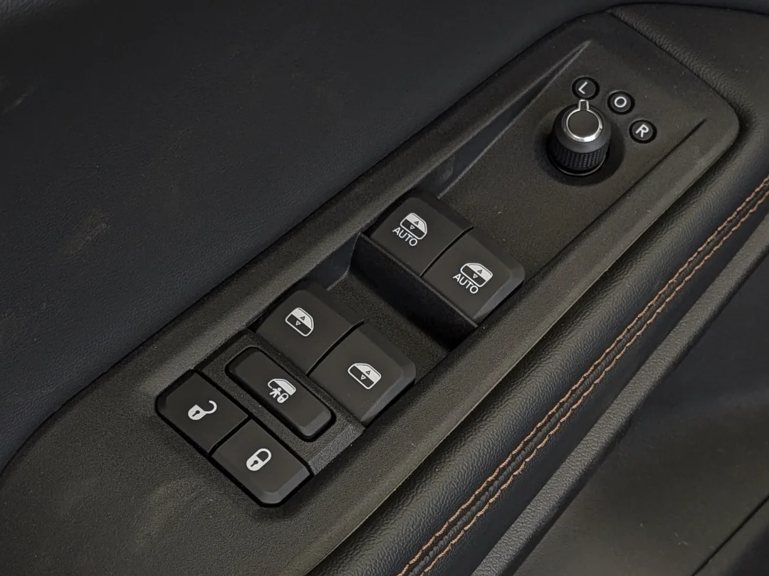 New 2026 Grey Jeep Limited - - 4x4 - 1.6L I- 4 Turbo Hybrid - 12.3 Uconnect w/ Nav - Pano Sunroof & More! image 13