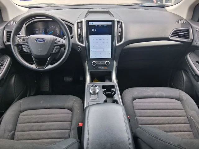 Used 2022 Black Ford SE image 9
