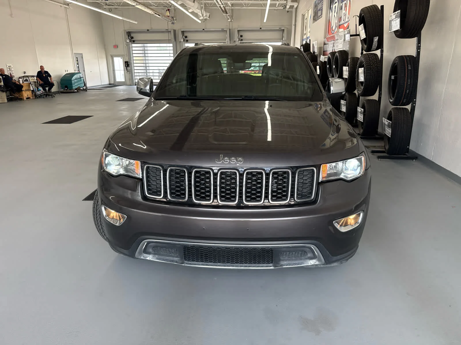Used 2019 Jeep Grand Cherokee Limited with VIN 1C4RJFBG5KC727010 for sale in Kansas City
