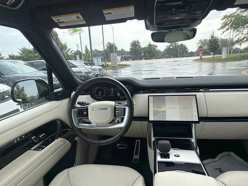 Used 2025 Batumi Gold Premium Metallic Land Rover SE image 15